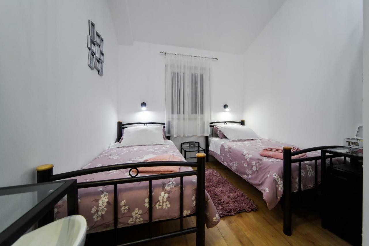 Apartments And Rooms Nekic زادار المظهر الخارجي الصورة