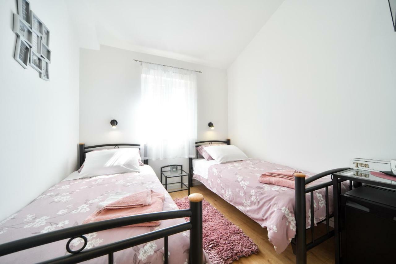 Apartments And Rooms Nekic زادار المظهر الخارجي الصورة
